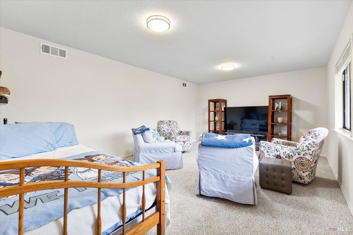 6850 Oakmont Dr
