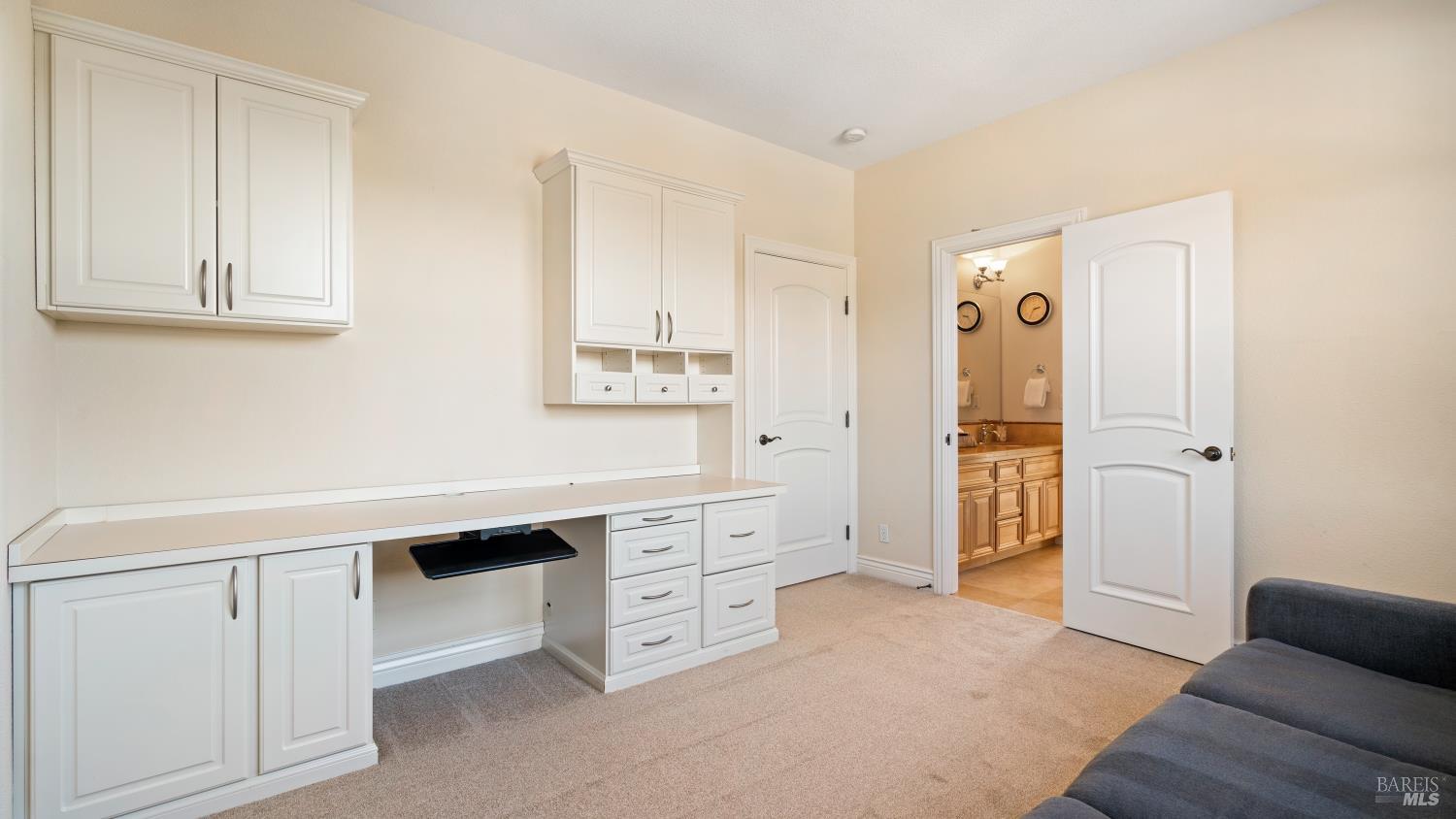 5569 Pepperwood Road