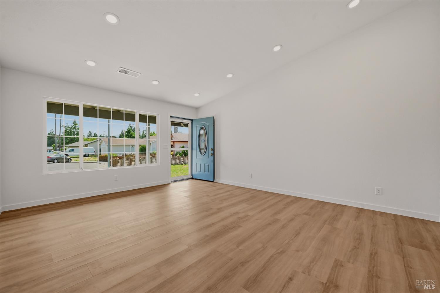 7365 Coral Court