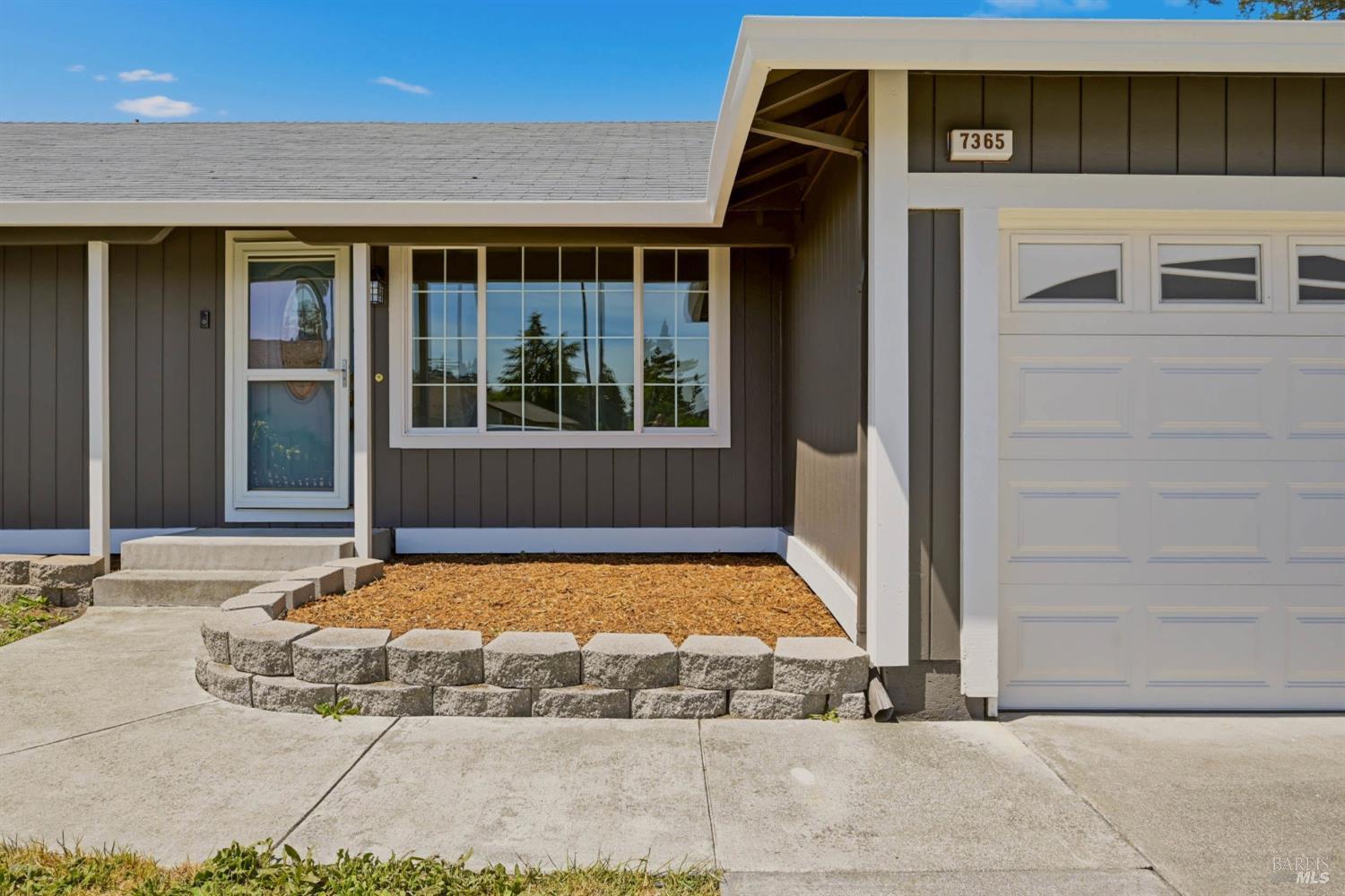 7365 Coral Court