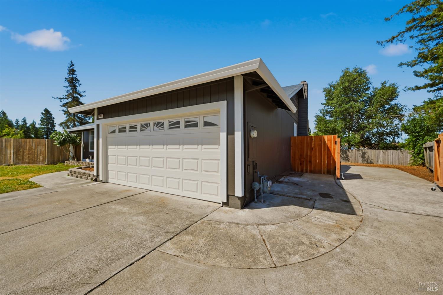 7365 Coral Court