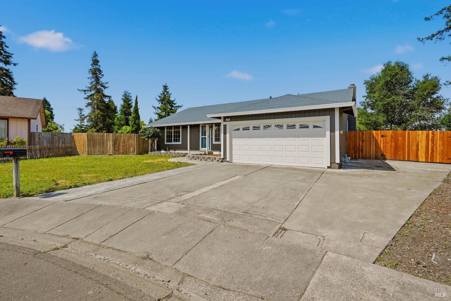 7365 Coral Court