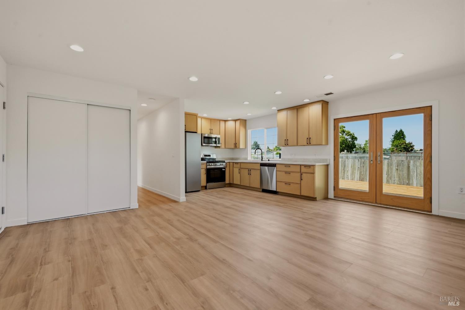 7365 Coral Court