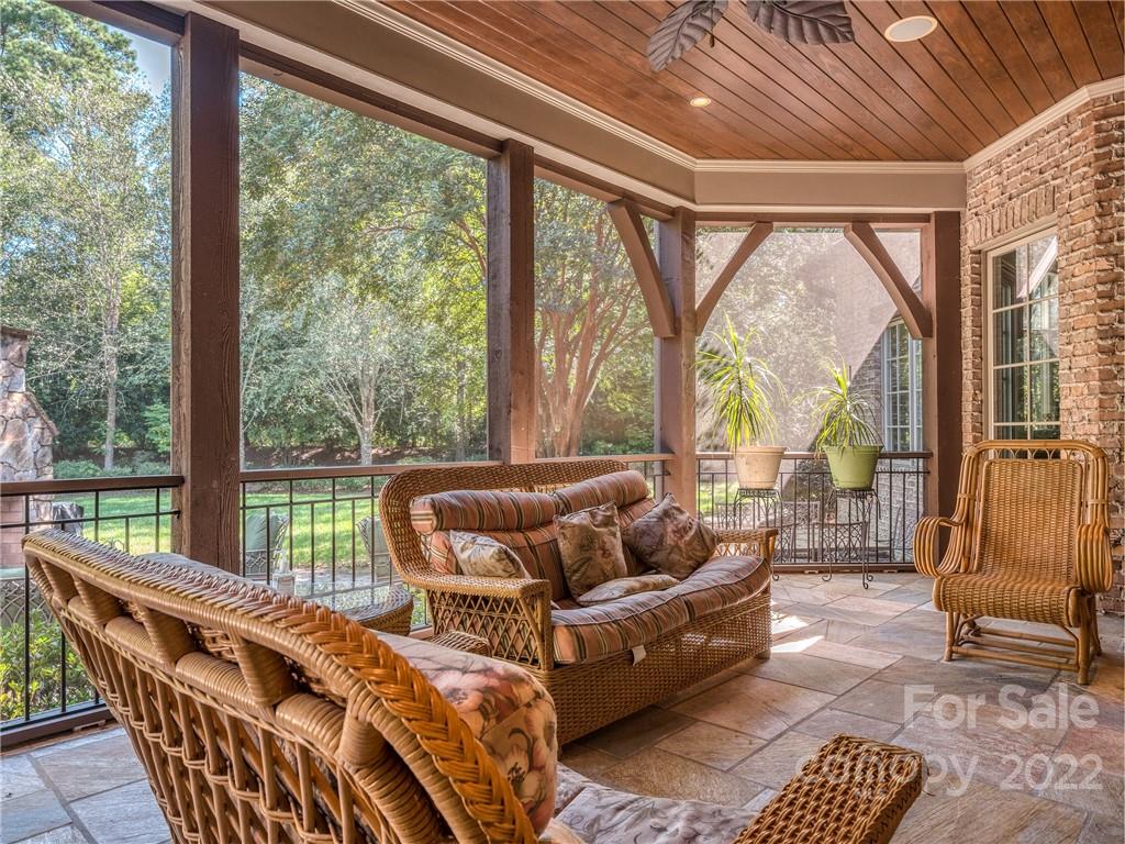405 Eagle Bend Drive