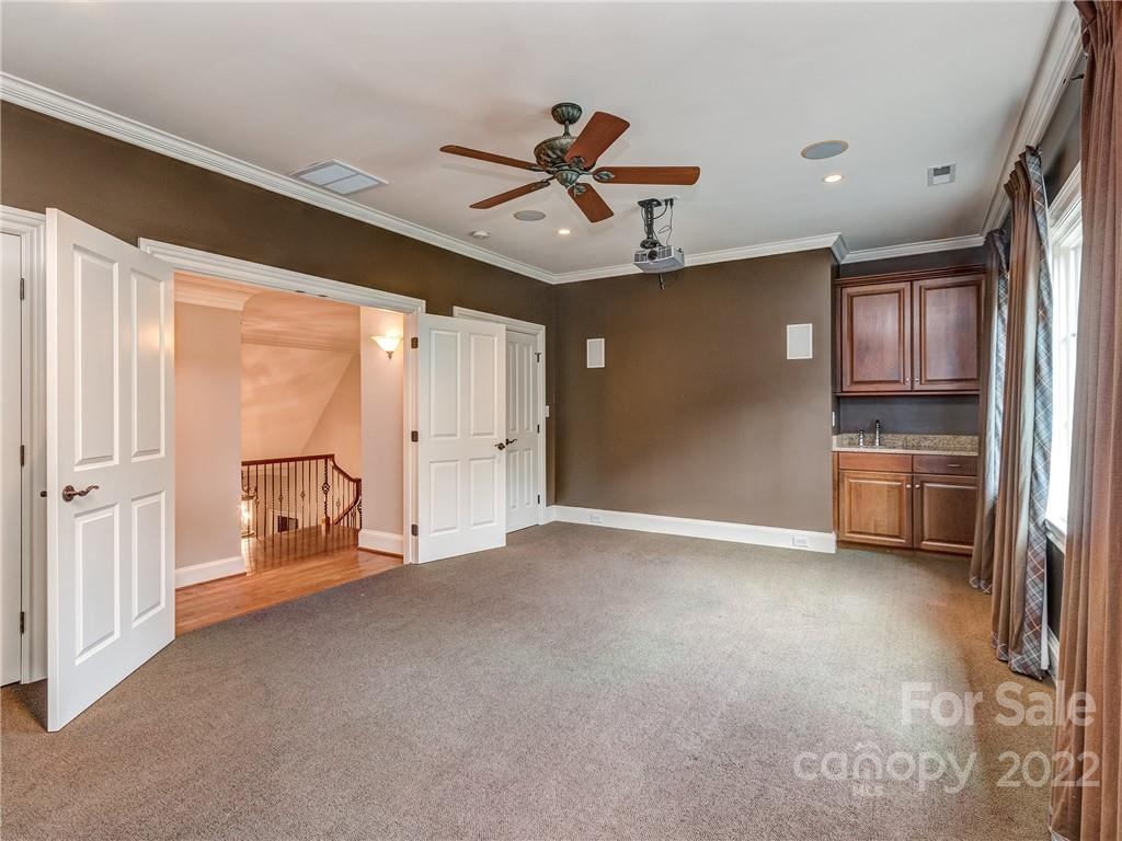 405 Eagle Bend Drive