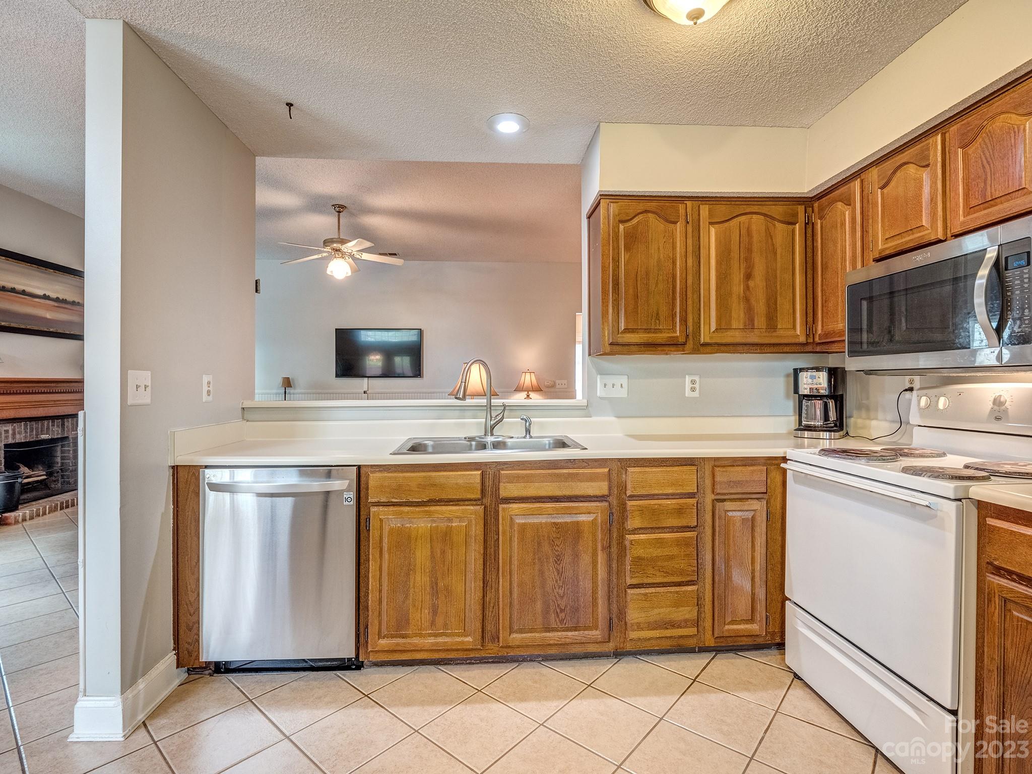 12104 Dolomite Drive