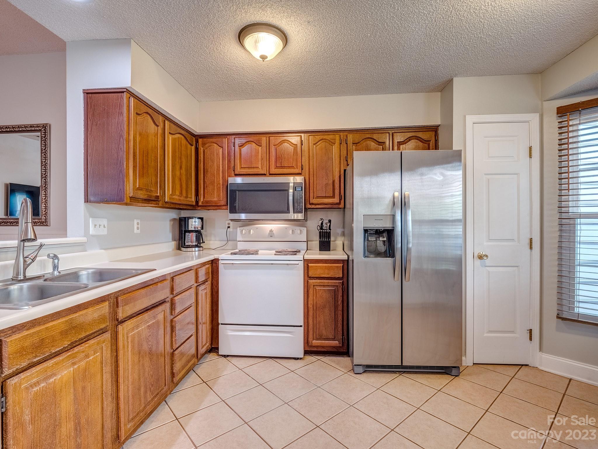 12104 Dolomite Drive