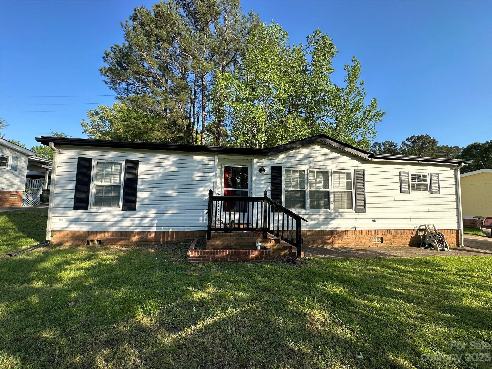1086 Southwood Drive