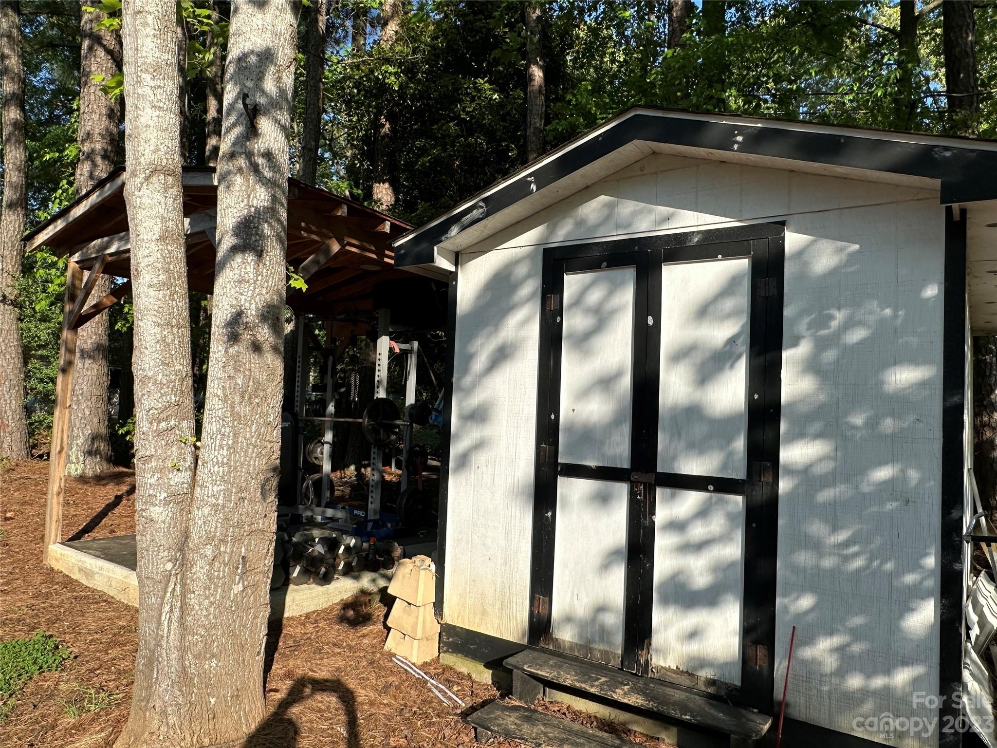 1086 Southwood Drive