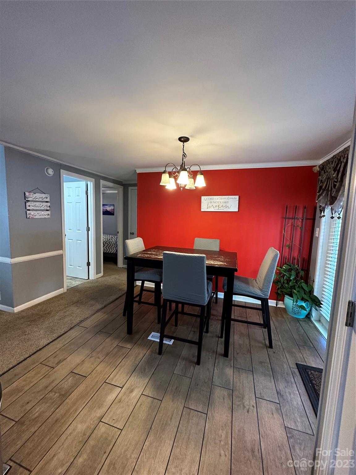 1086 Southwood Drive