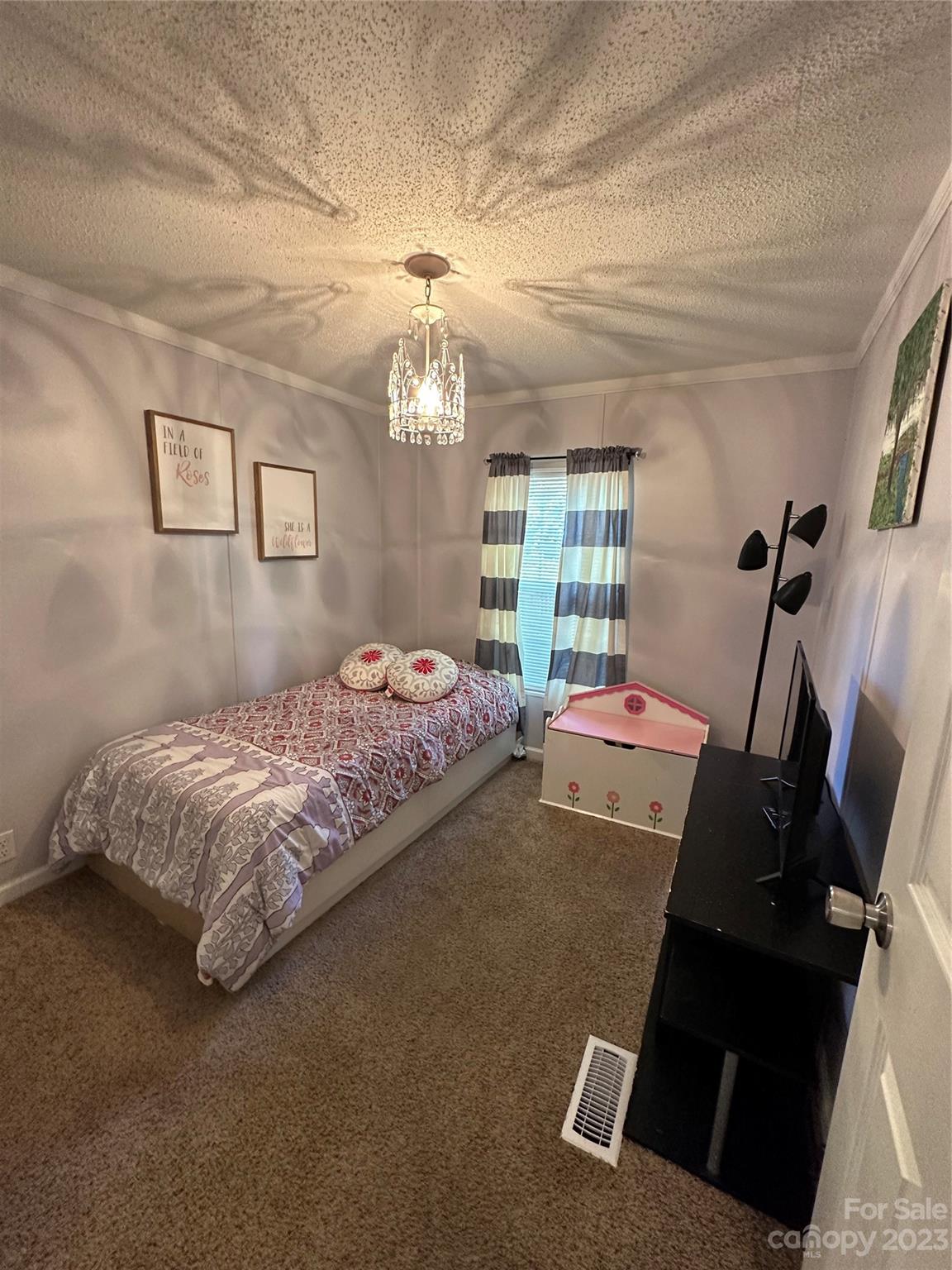 1086 Southwood Drive