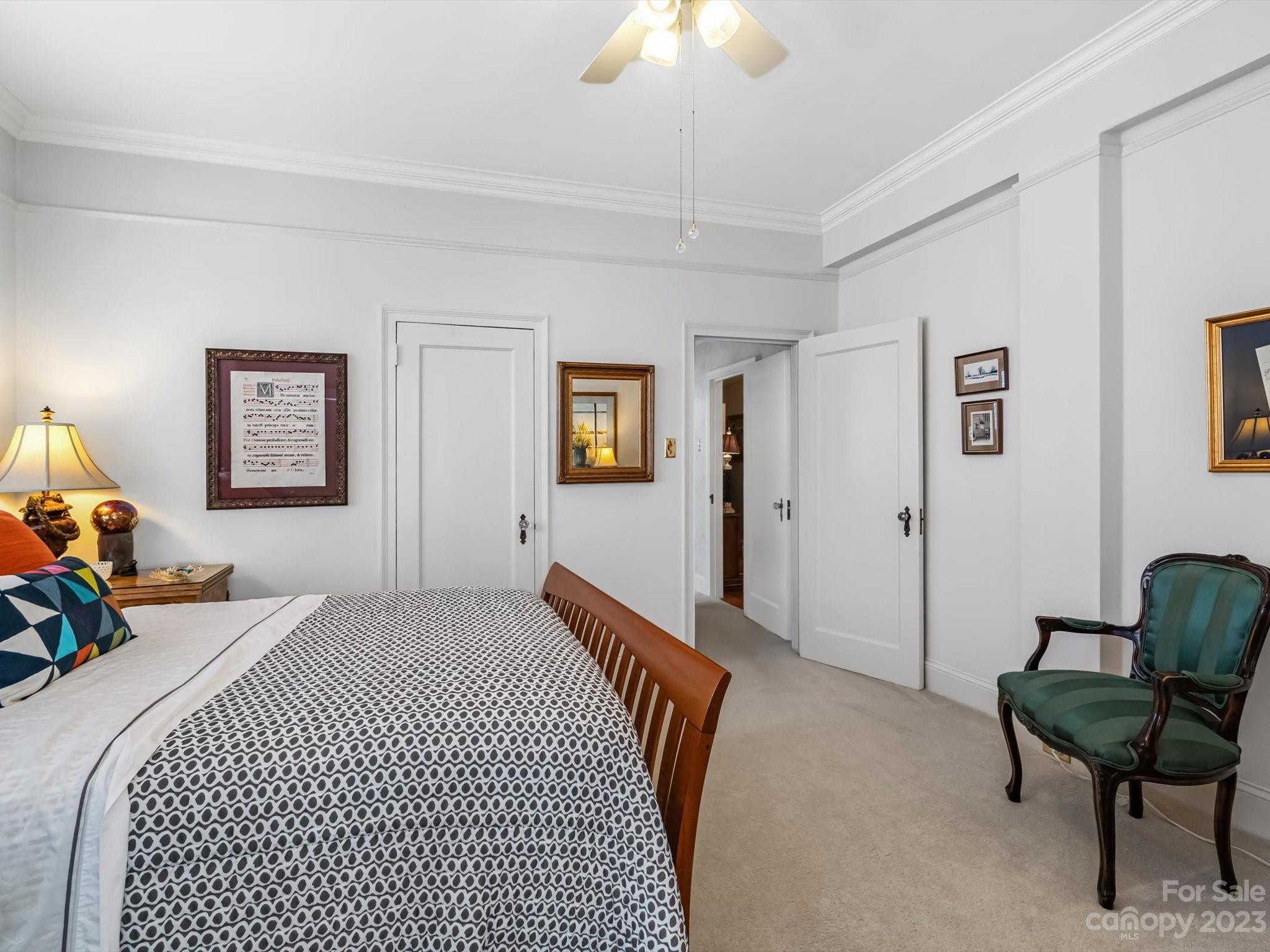 301 W Tenth Street W Unit: 401