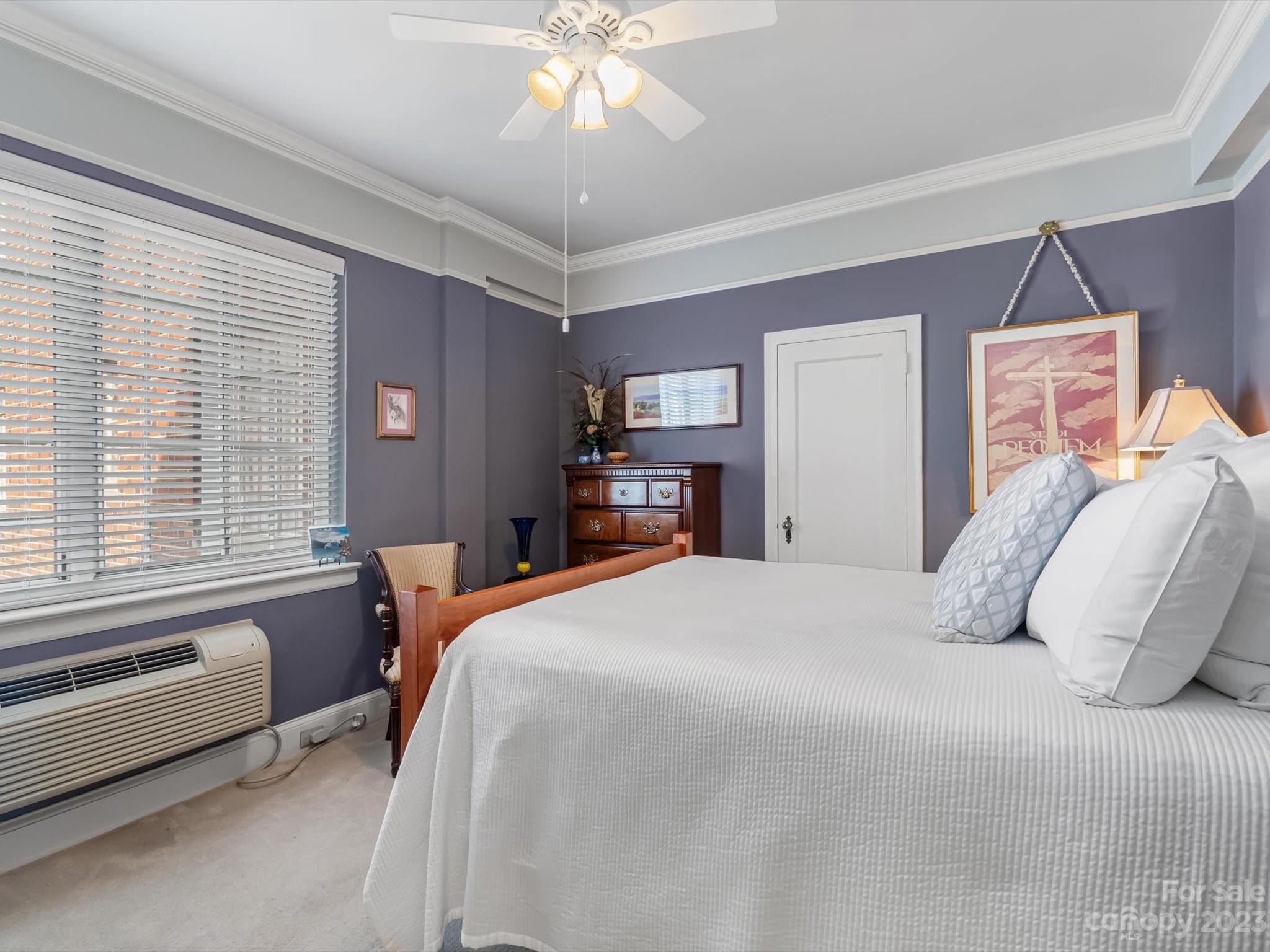 301 W Tenth Street W Unit: 401