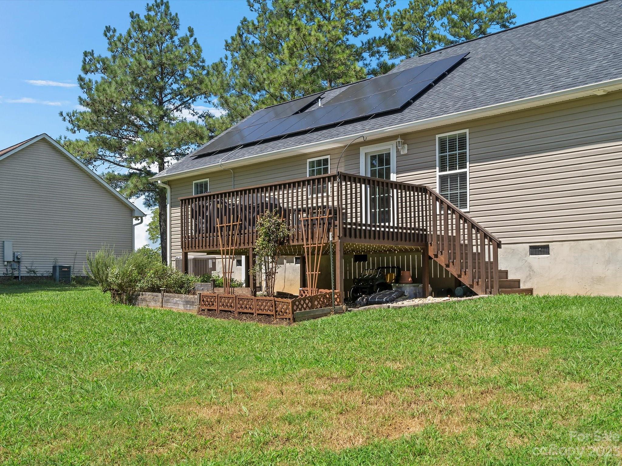 1553 California Road