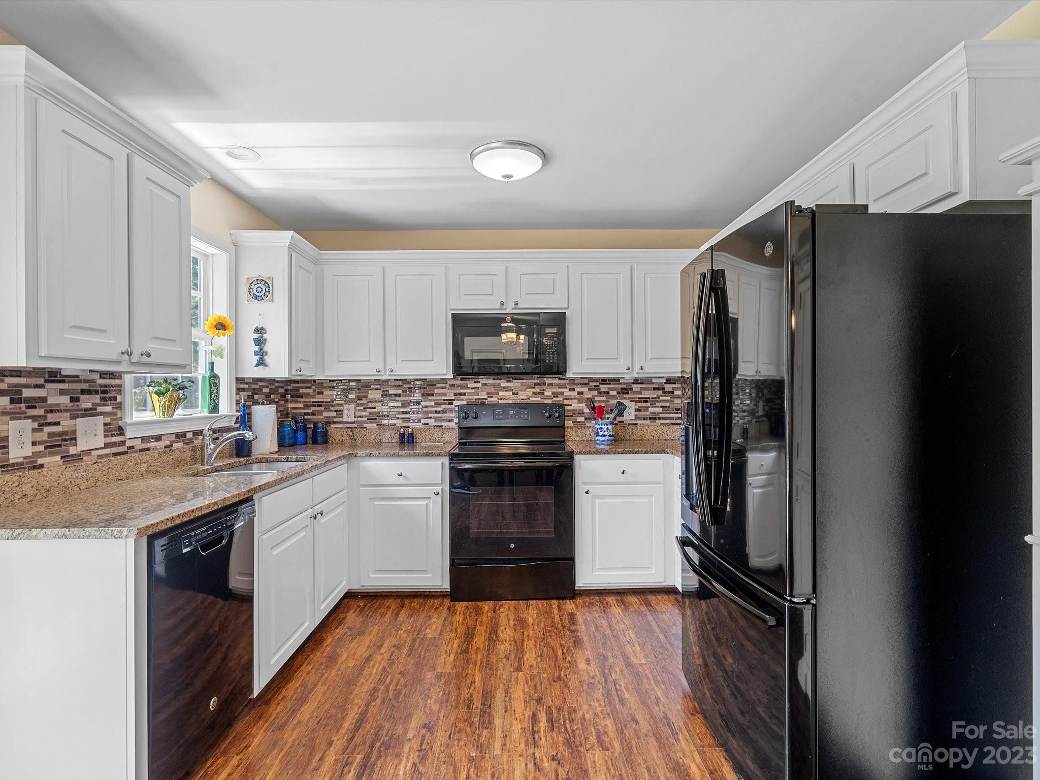 1553 California Road