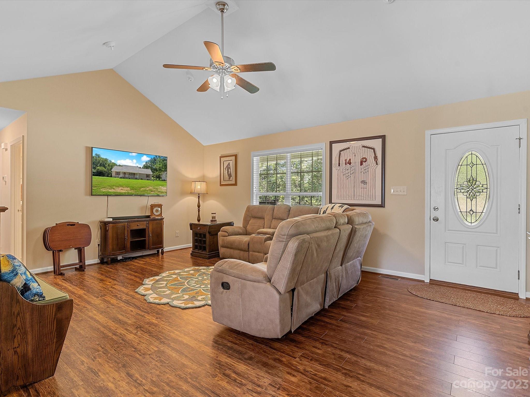 1553 California Road