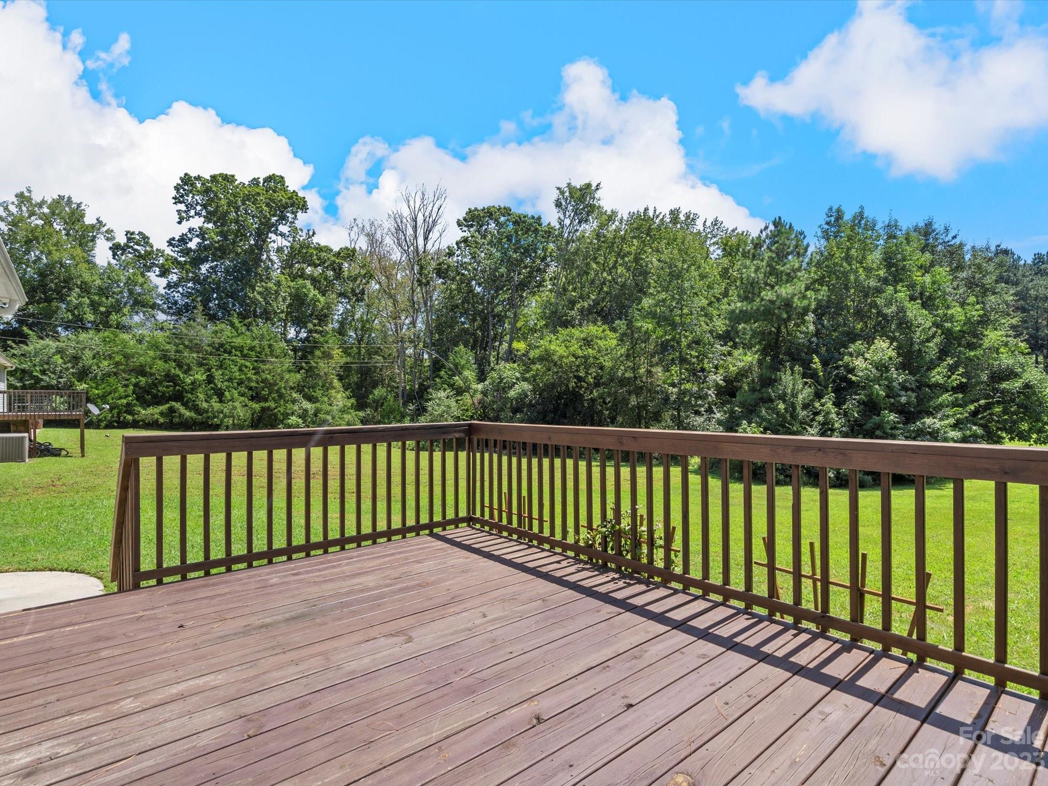 1553 California Road