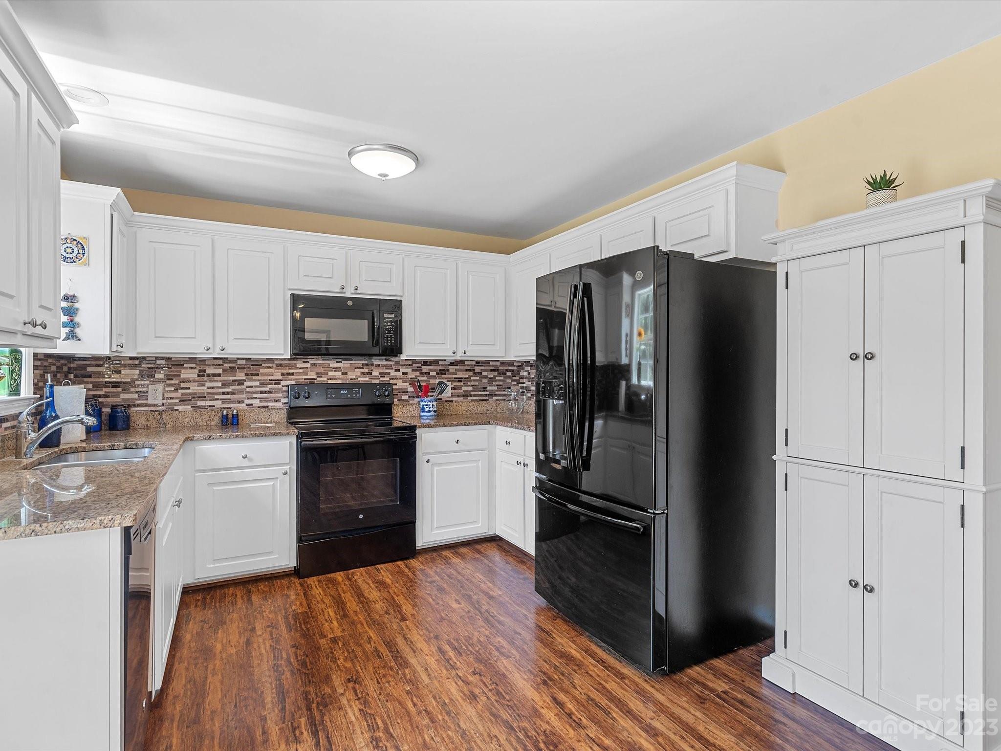 1553 California Road