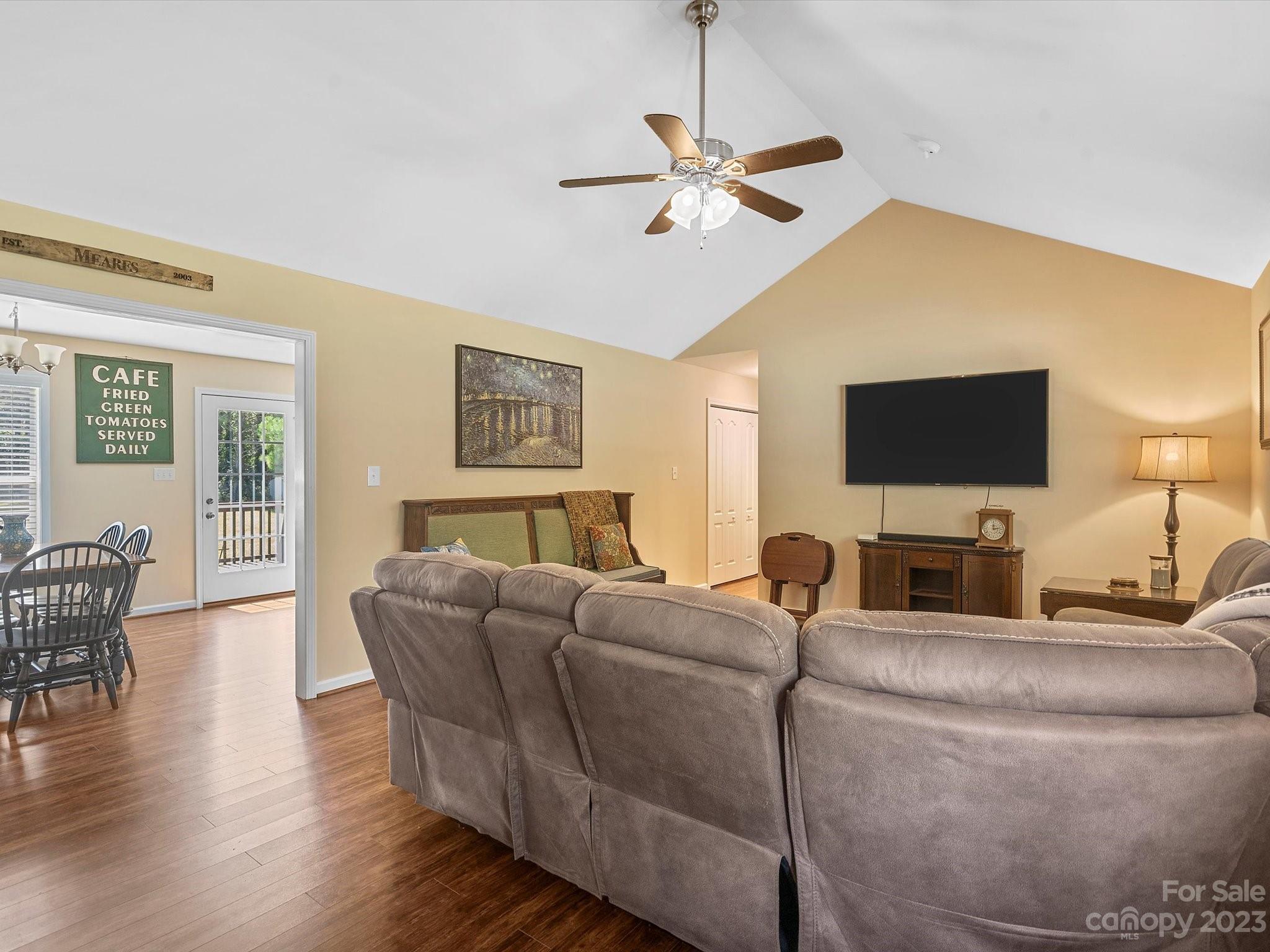 1553 California Road