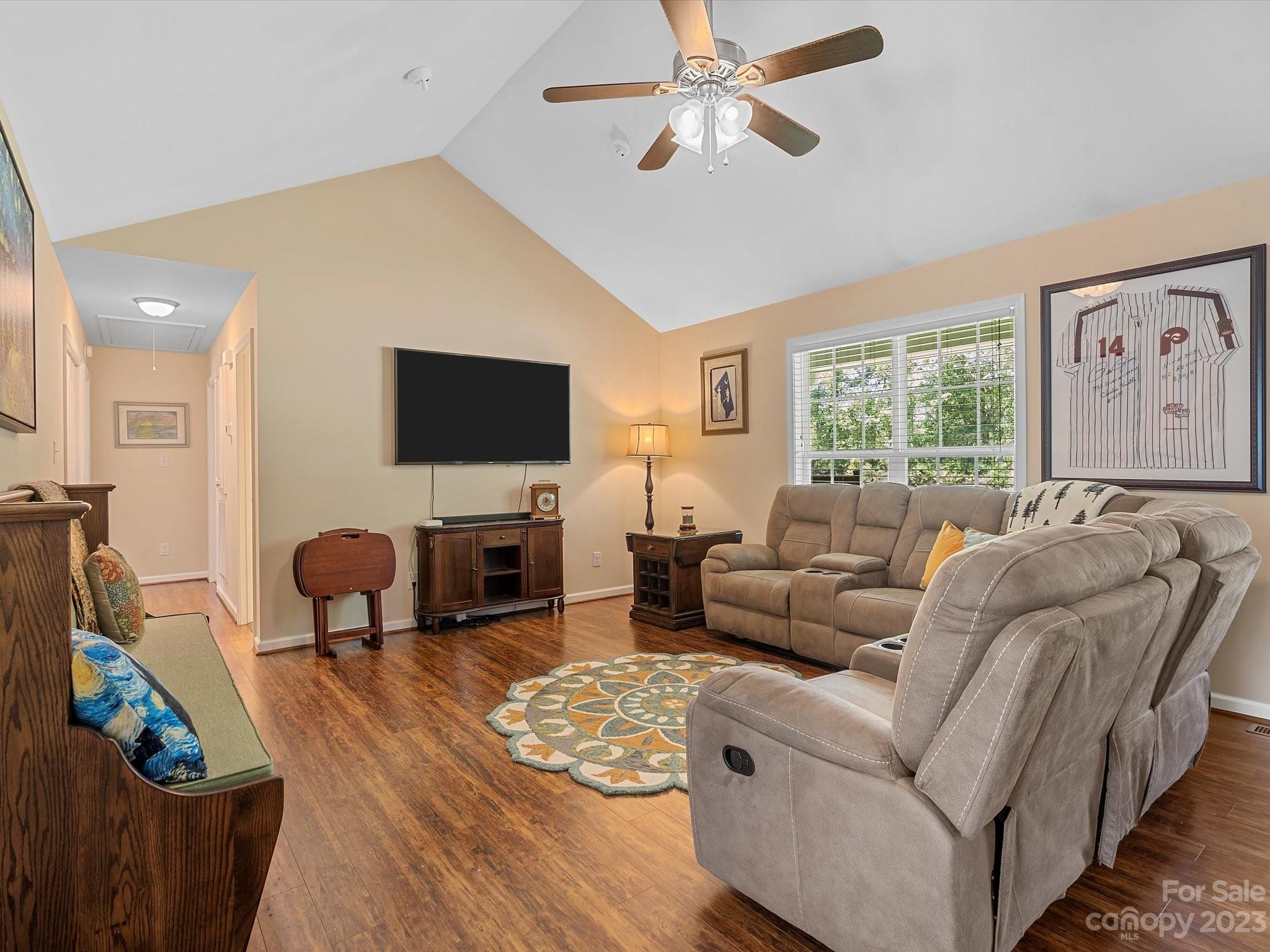 1553 California Road