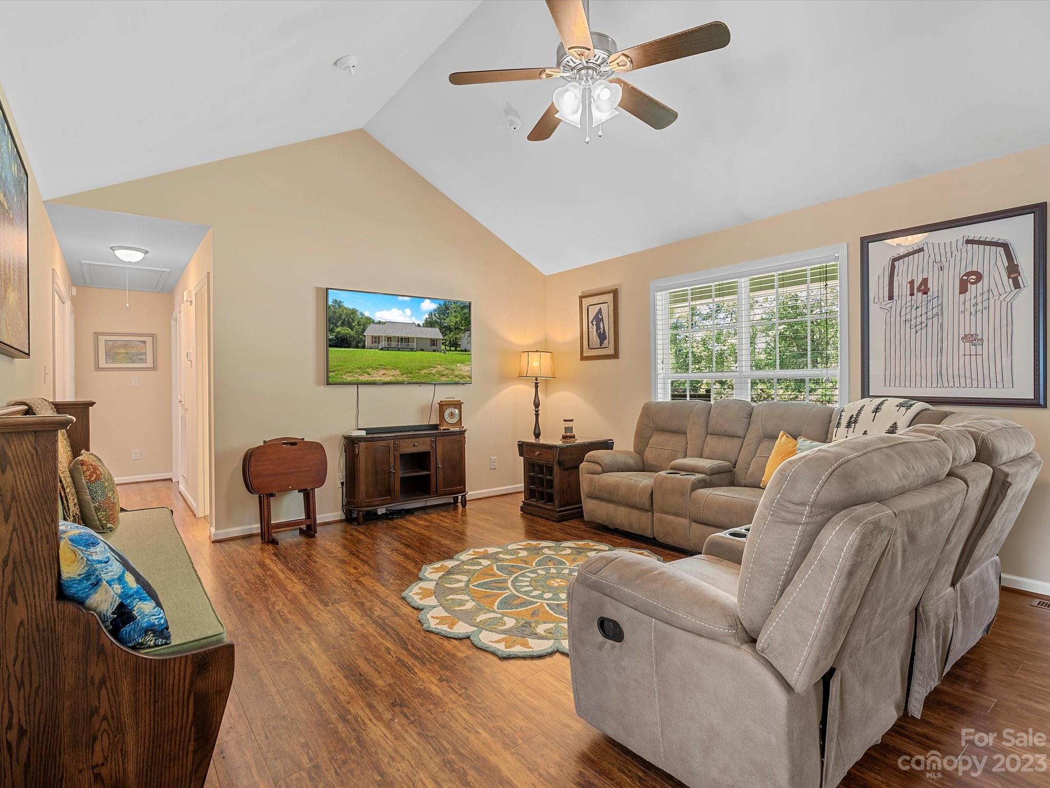 1553 California Road