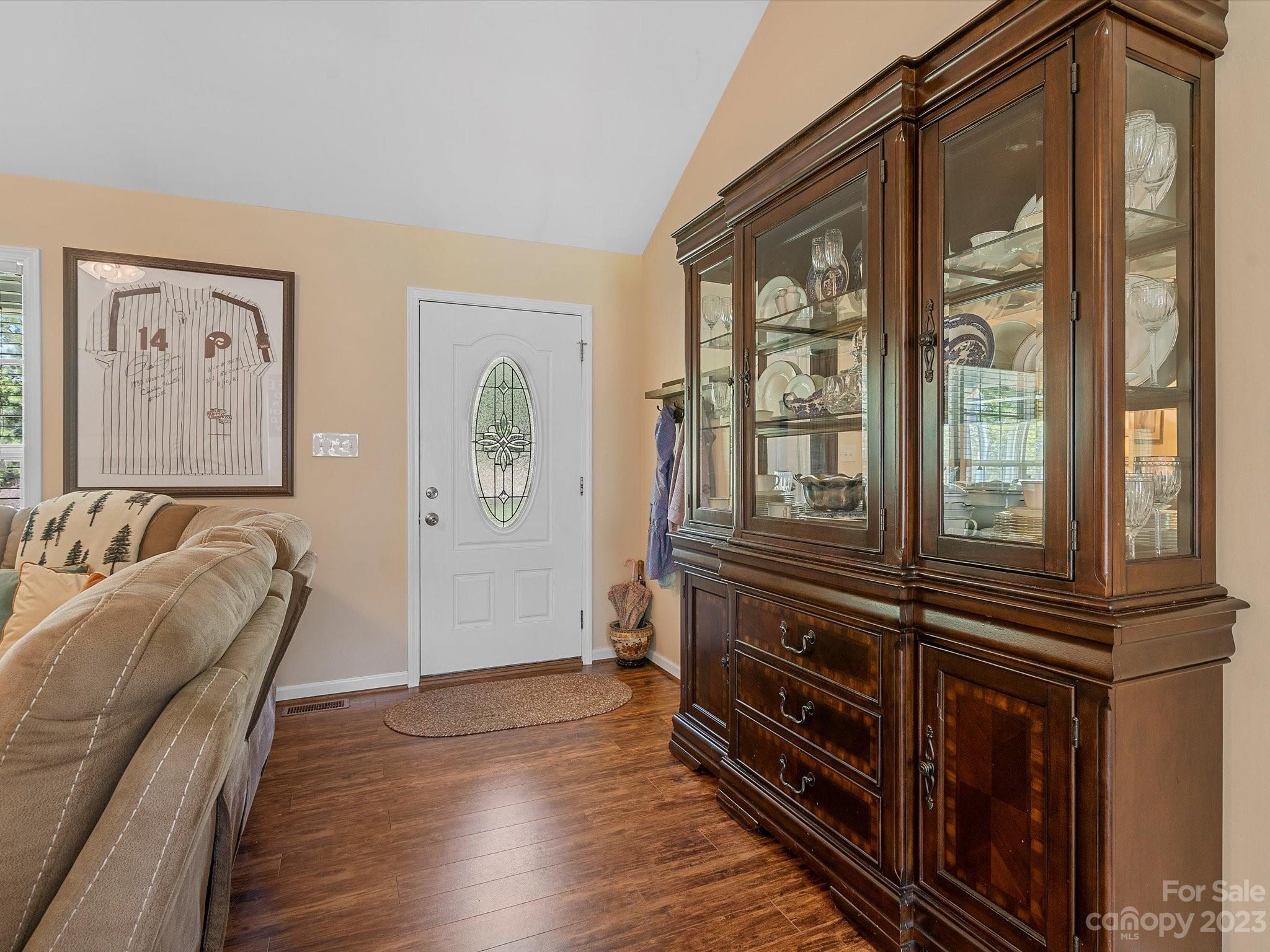 1553 California Road