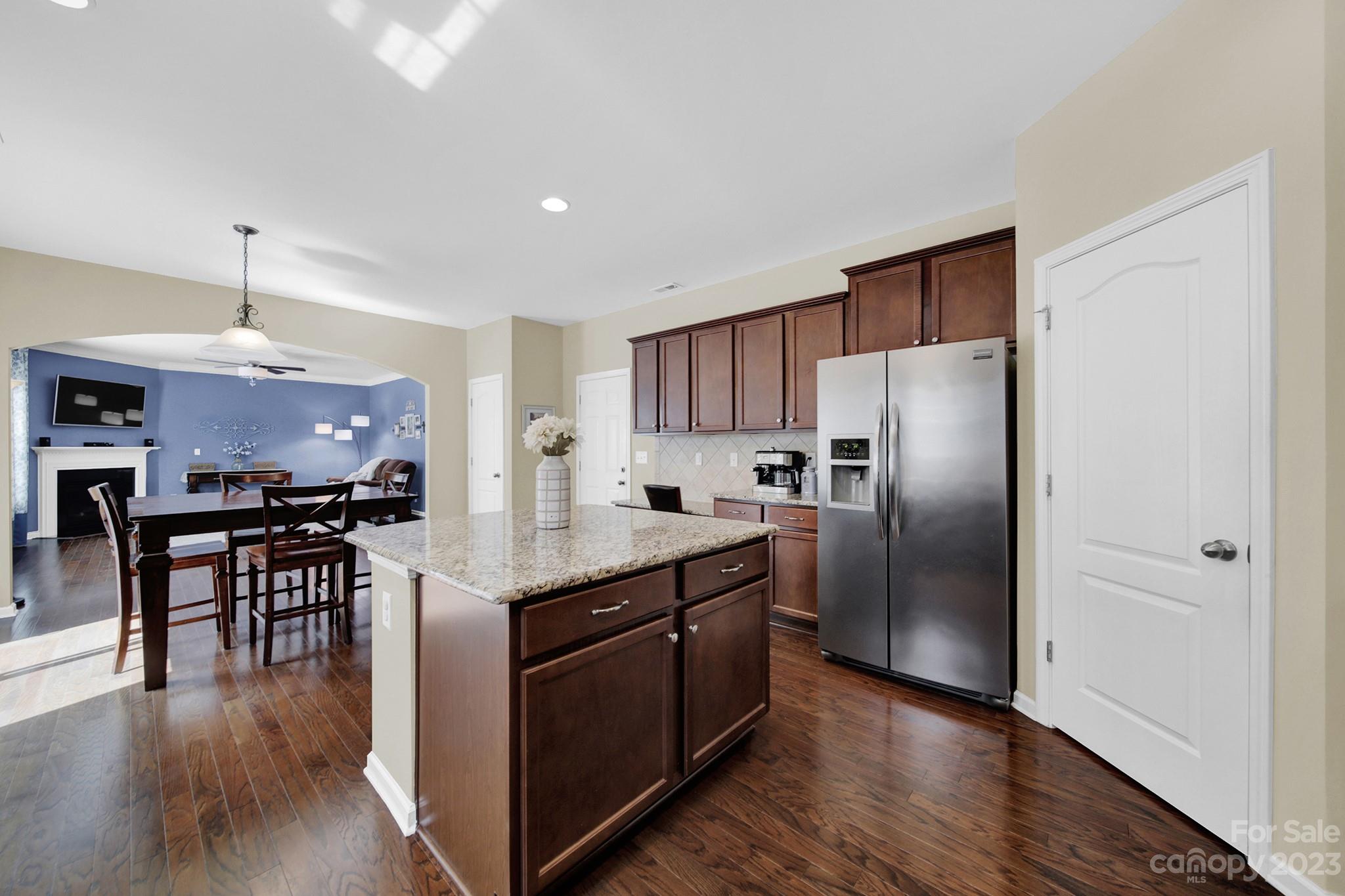 3001 Ainsley Lane