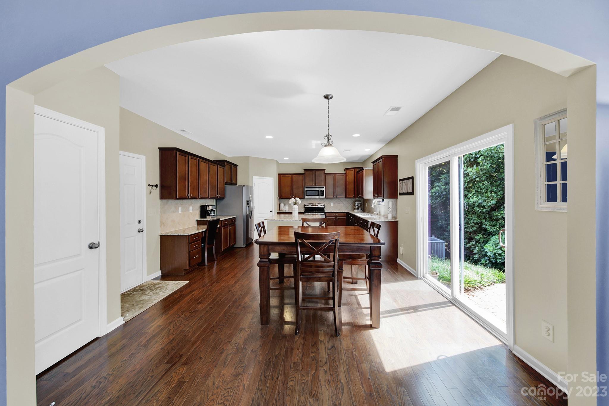 3001 Ainsley Lane