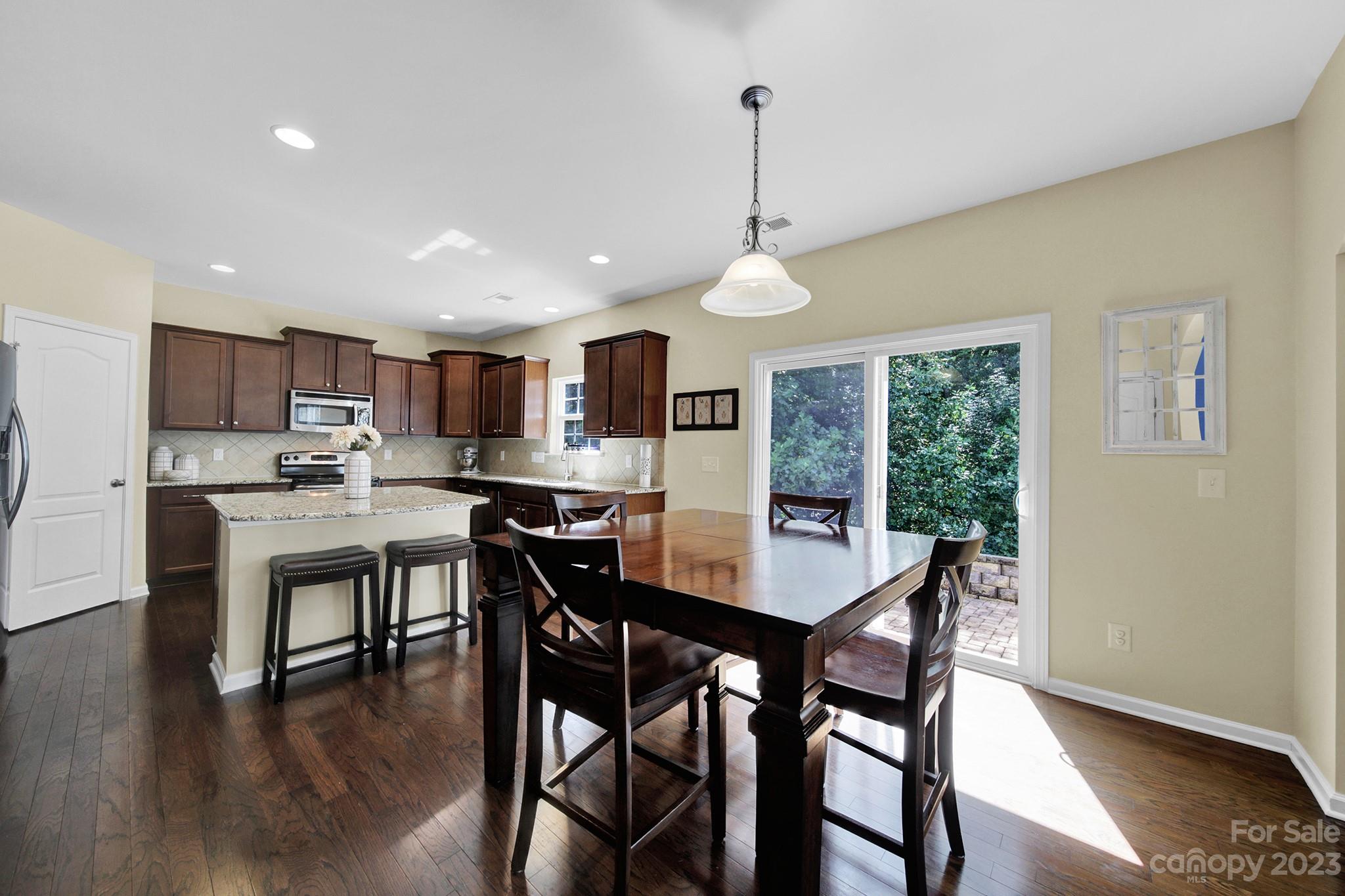 3001 Ainsley Lane