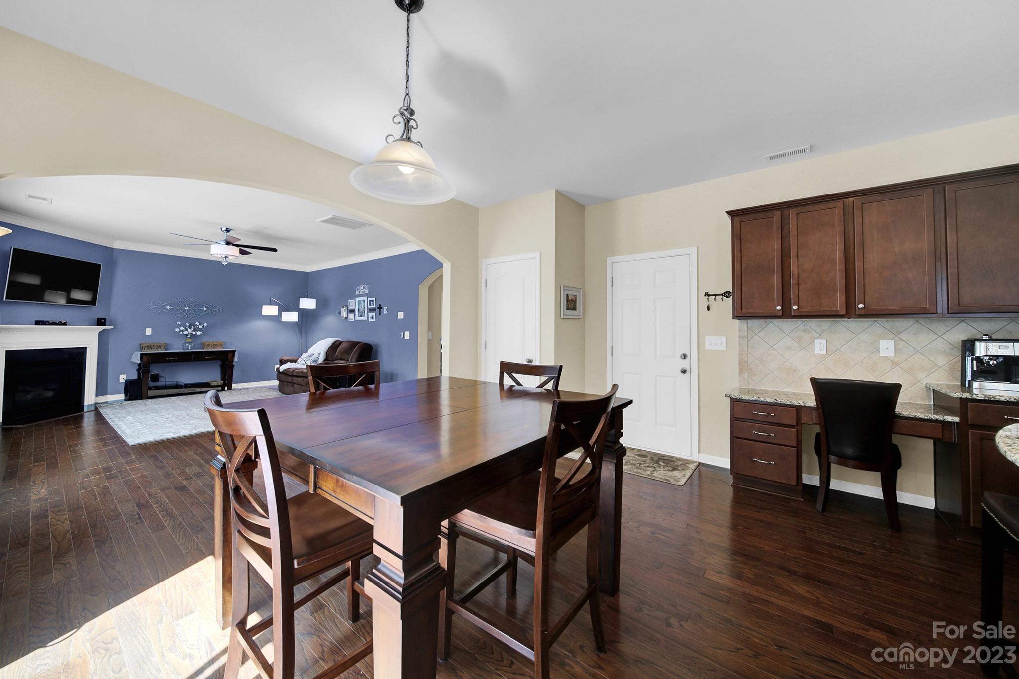 3001 Ainsley Lane
