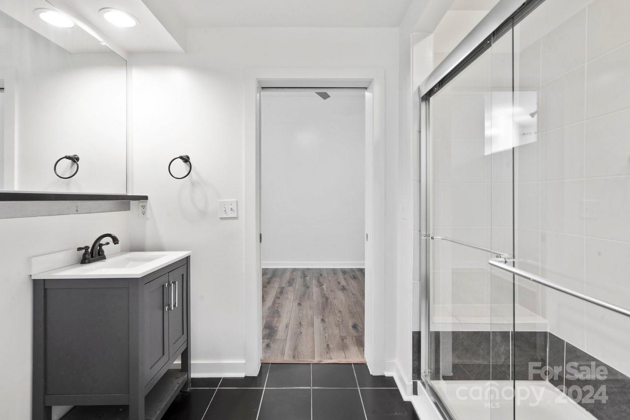 525 E 6th Street Unit: 407