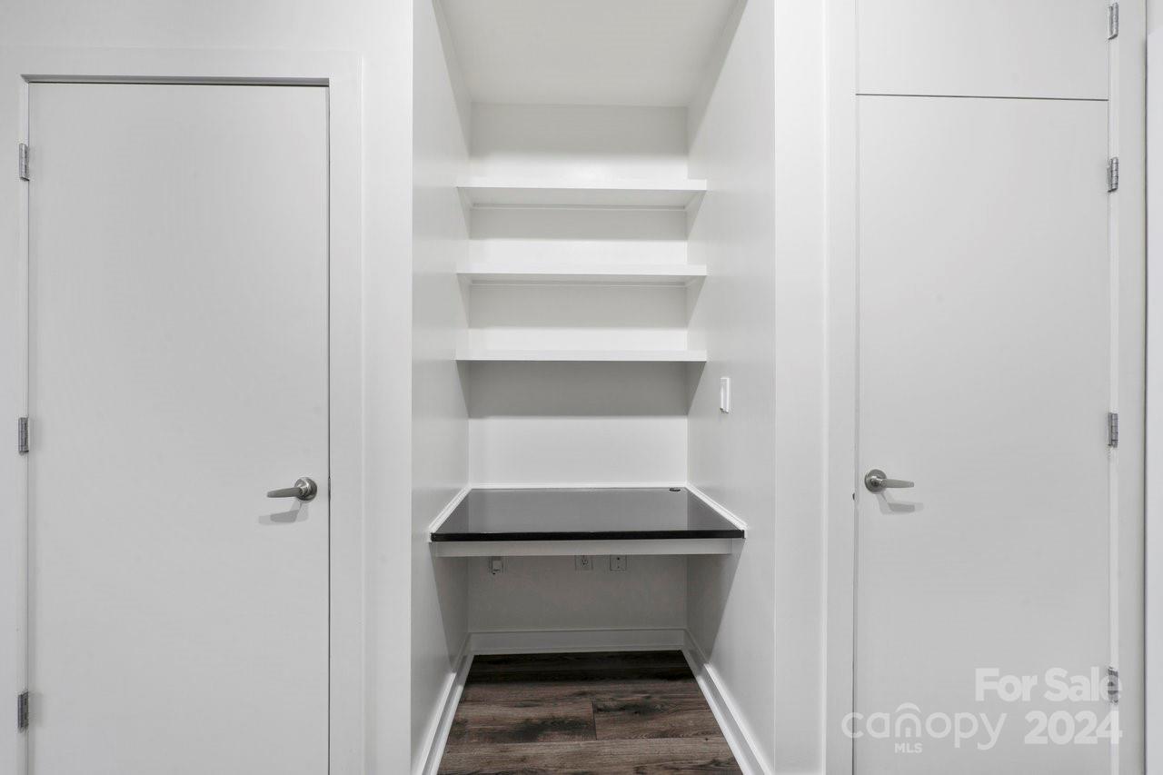 525 E 6th Street Unit: 407