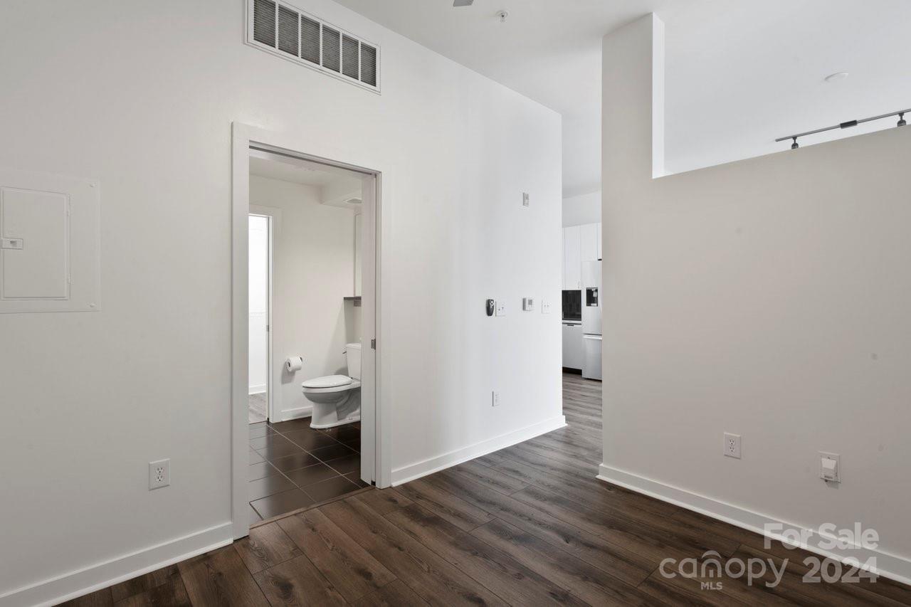 525 E 6th Street Unit: 407