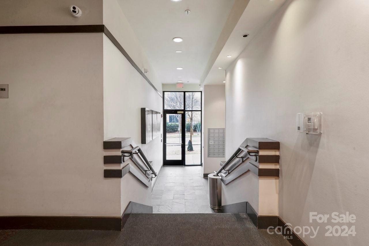 525 E 6th Street Unit: 407