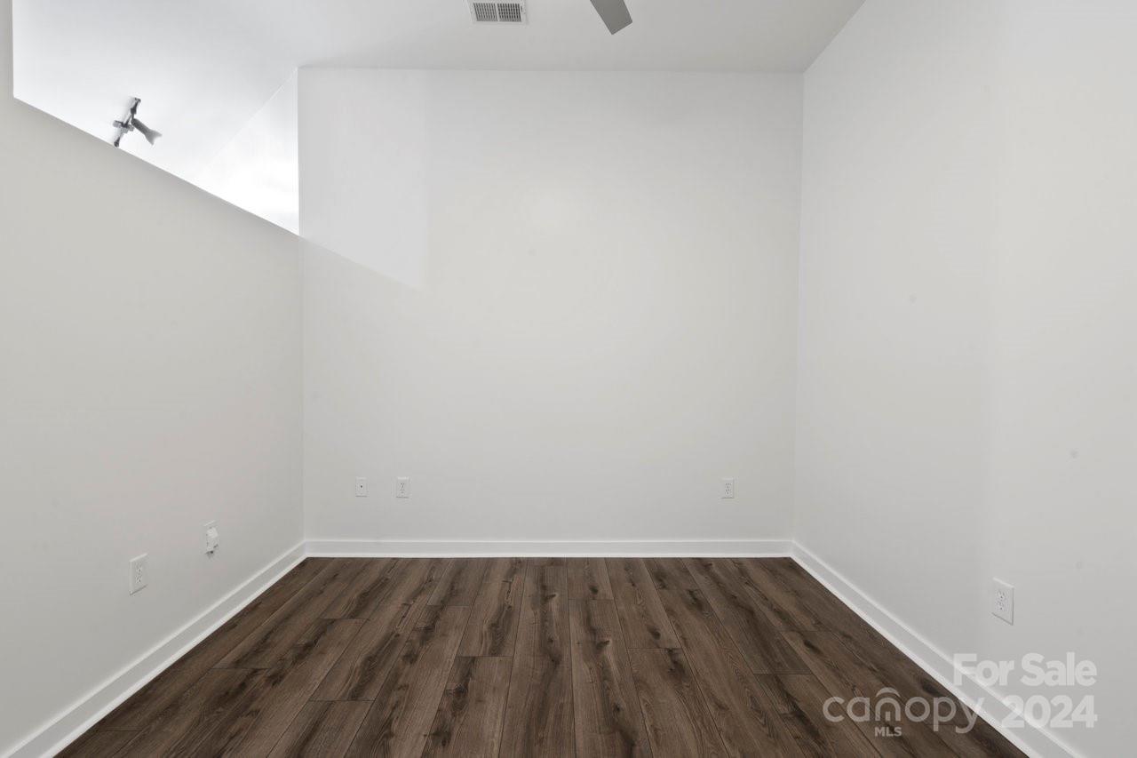 525 E 6th Street Unit: 407