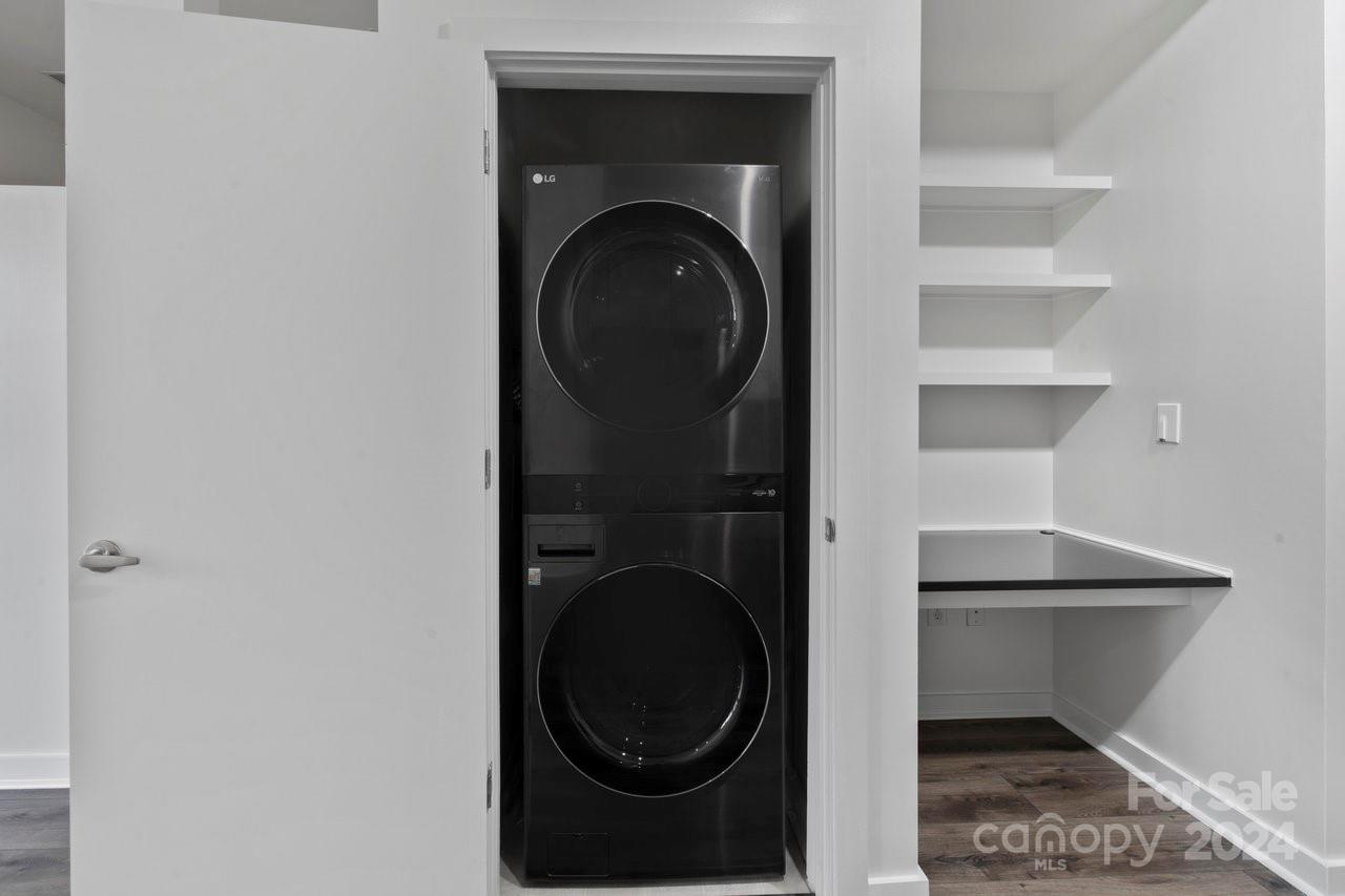 525 E 6th Street Unit: 407