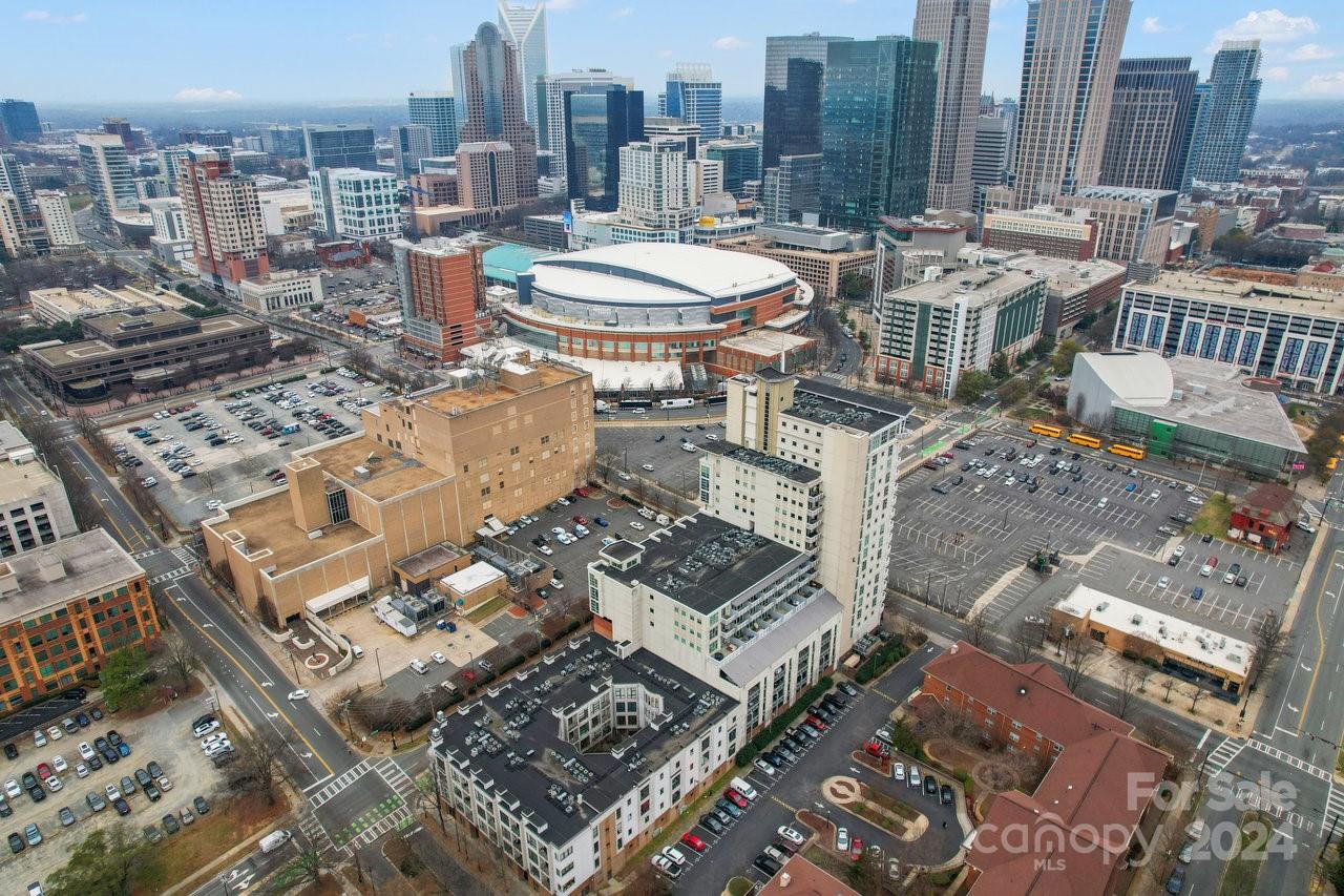 525 E 6th Street Unit: 407