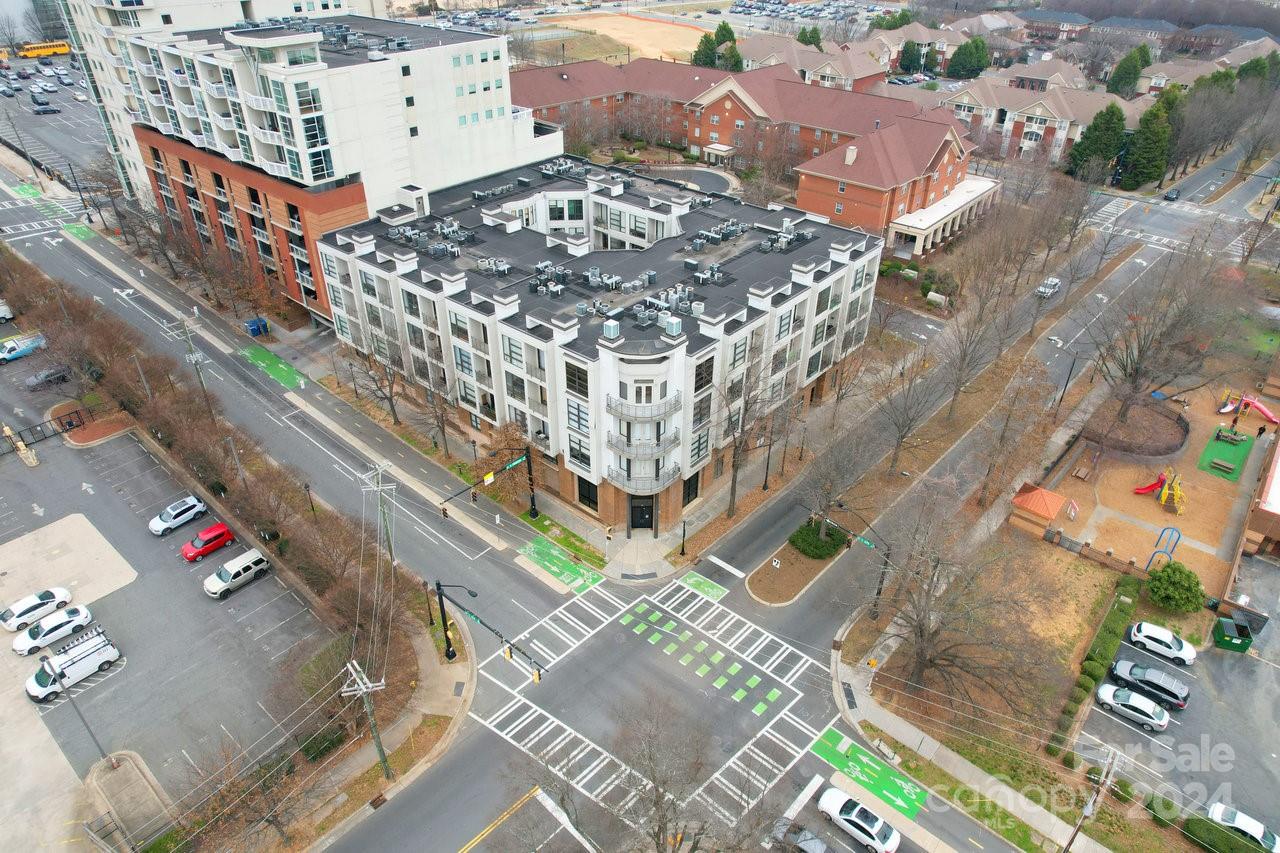 525 E 6th Street Unit: 407