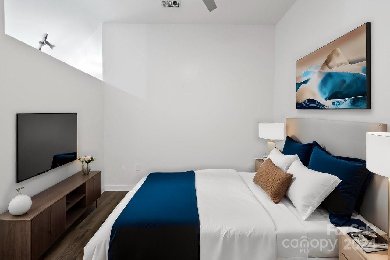 525 E 6th Street Unit: 407