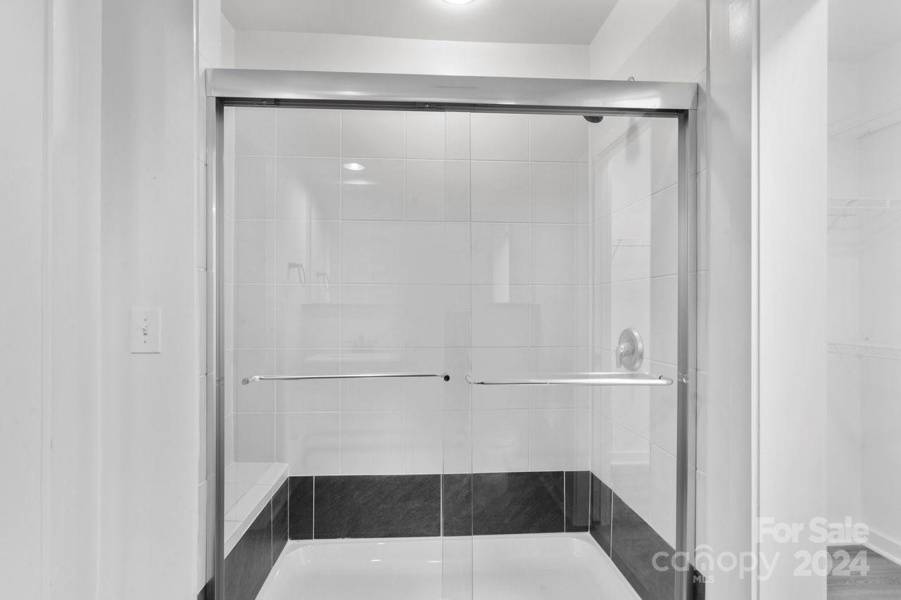 525 E 6th Street Unit: 407