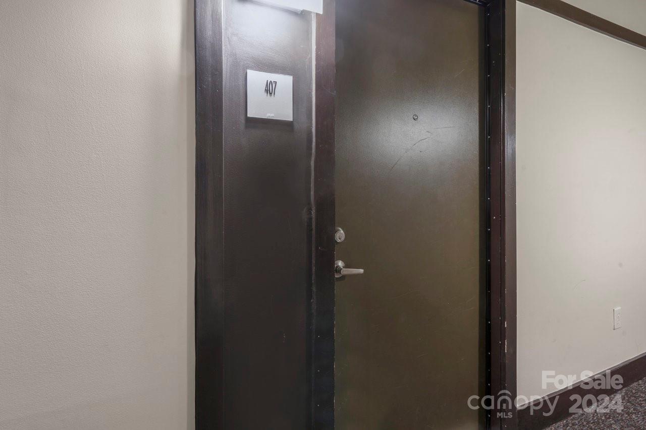 525 E 6th Street Unit: 407