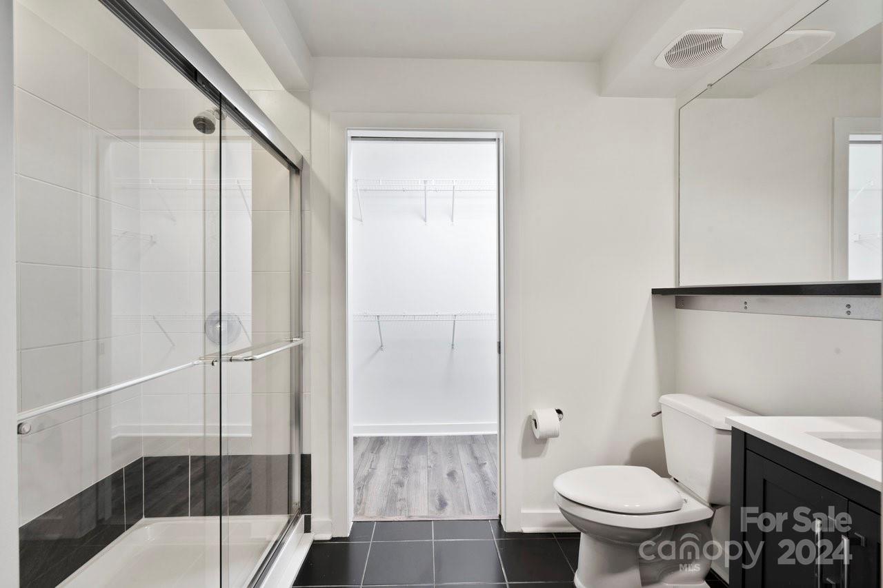 525 E 6th Street Unit: 407