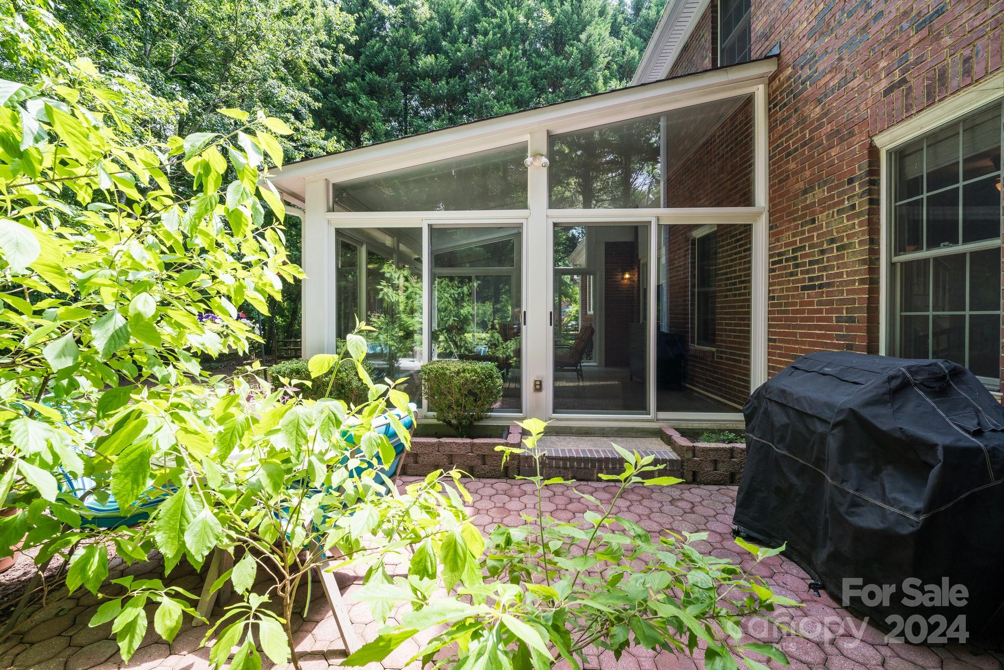 5040 Hickory Lake Lane