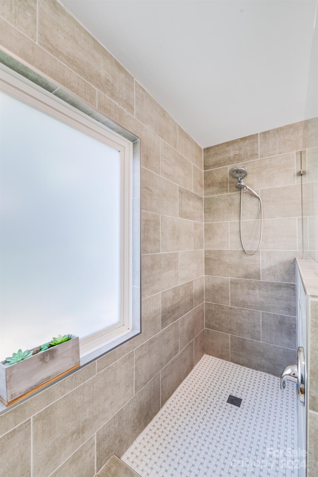 5040 Hickory Lake Lane