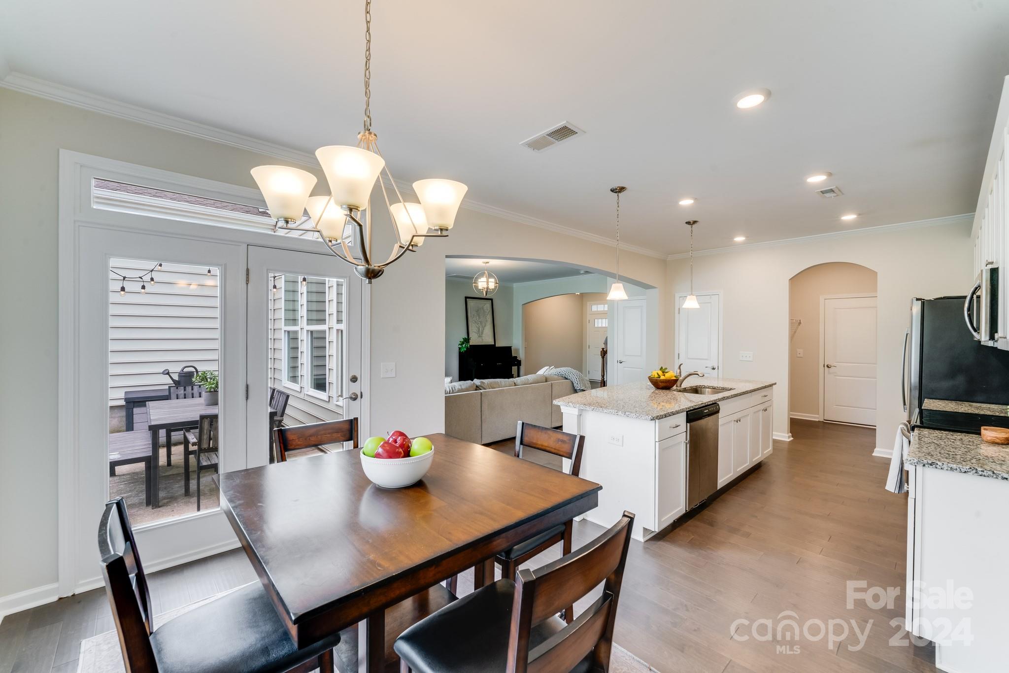 805 River Park Road