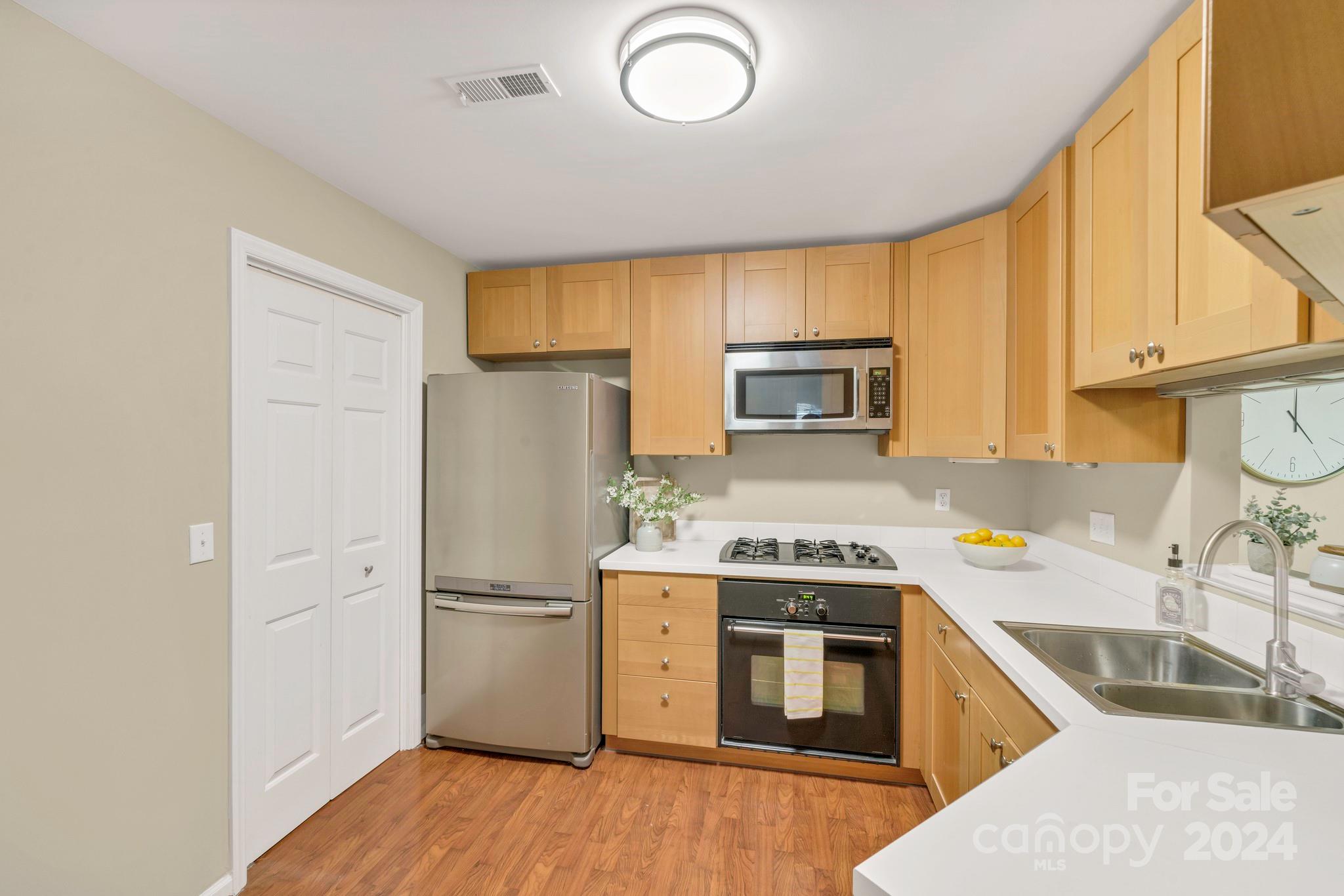 6140 Gray Gate Lane Unit: I