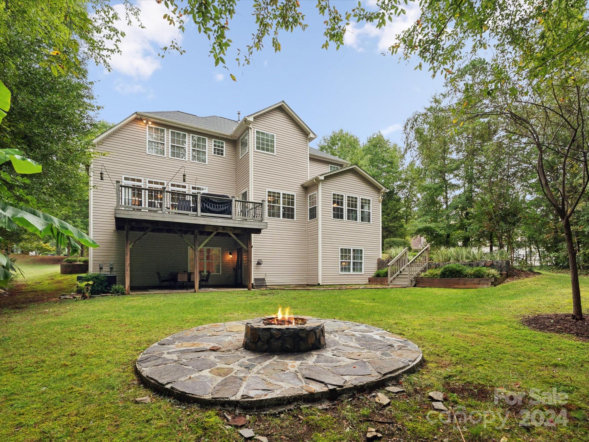 1516 Golden Rain Drive