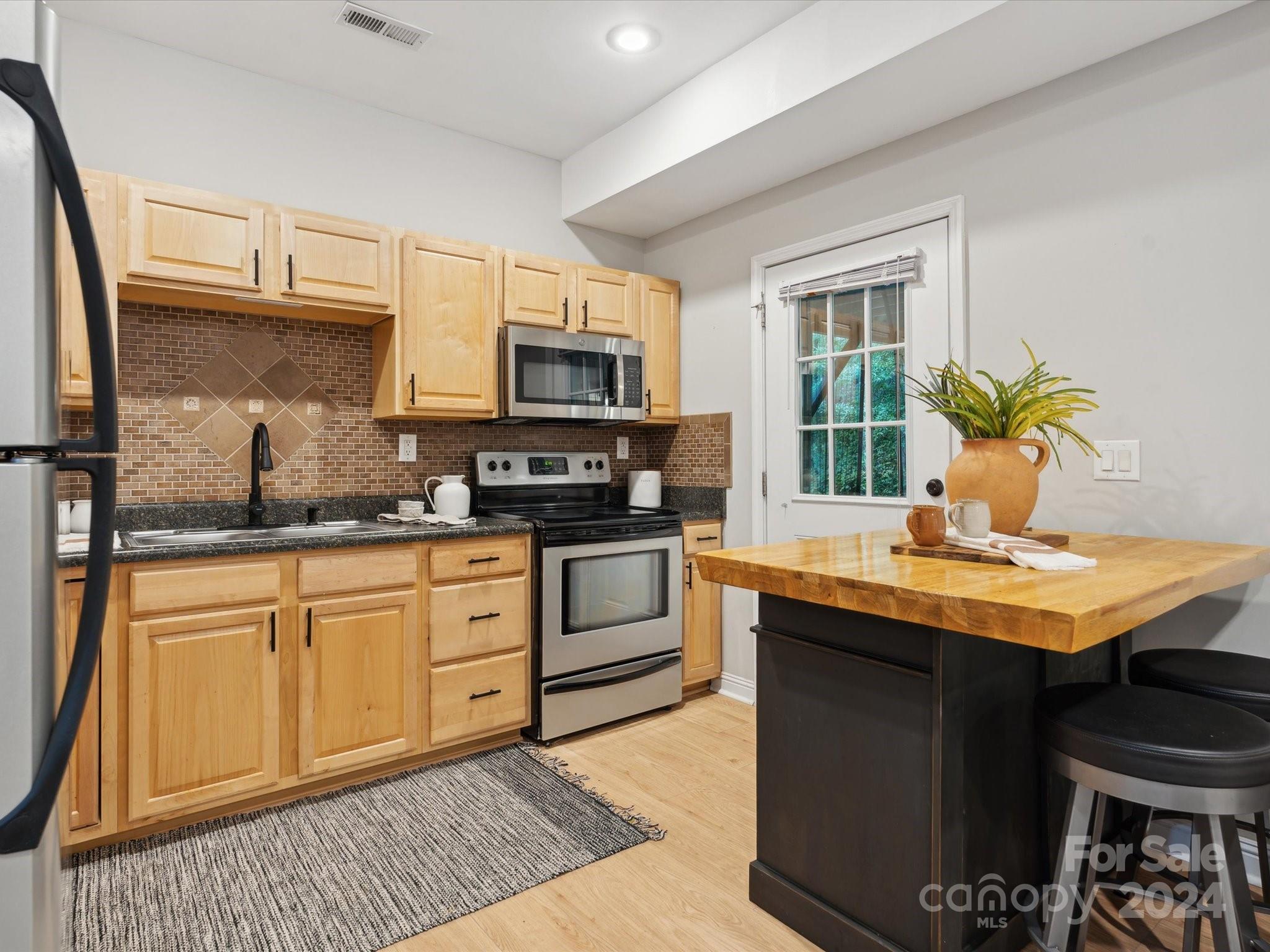 1516 Golden Rain Drive