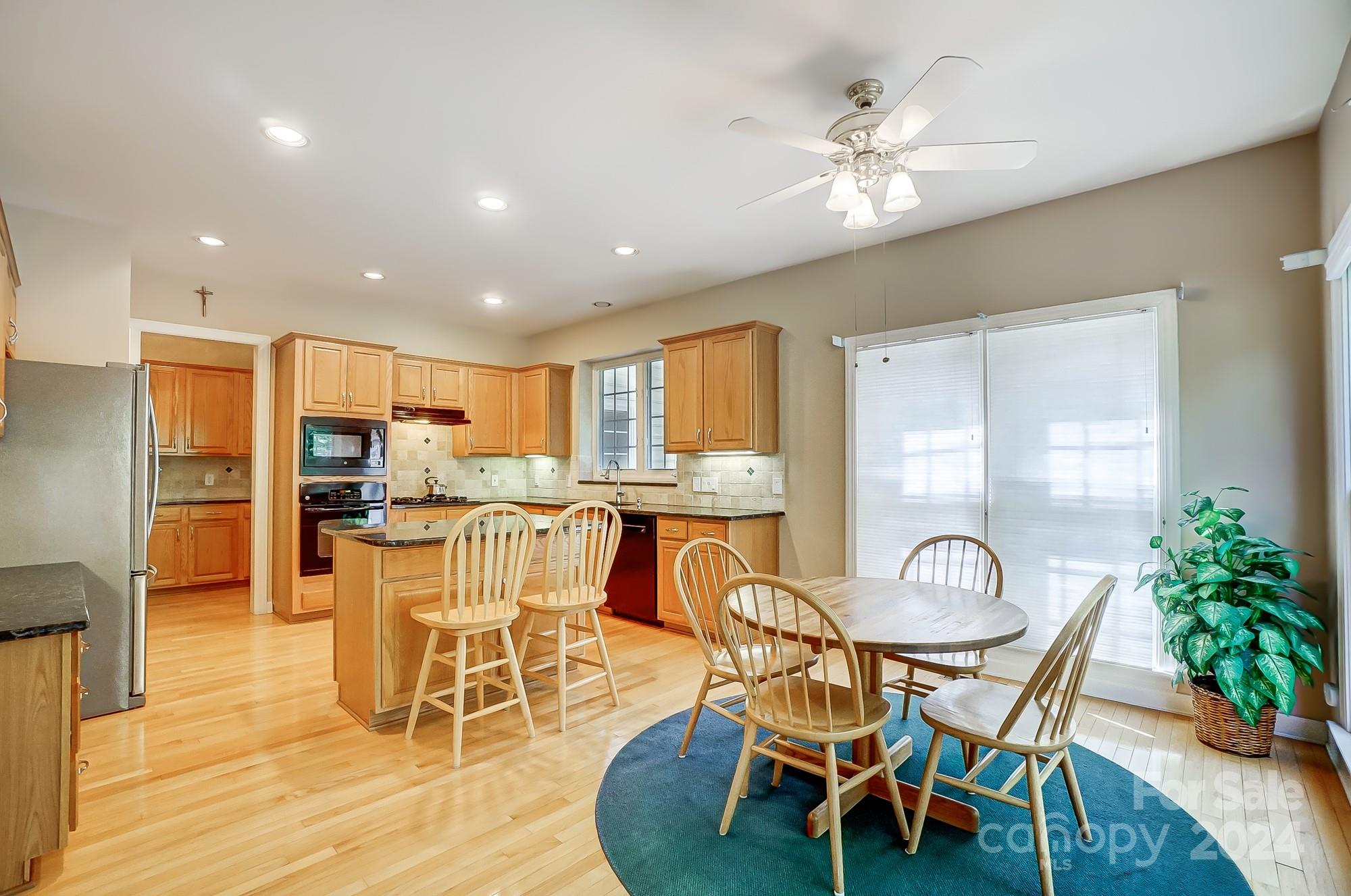2736 Peverell Lane