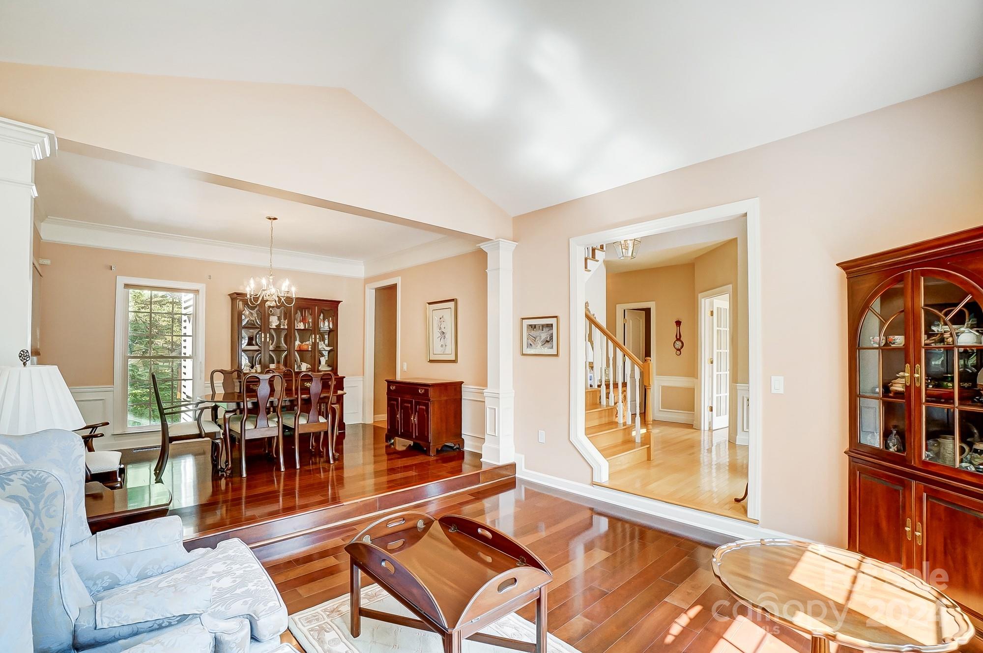 2736 Peverell Lane